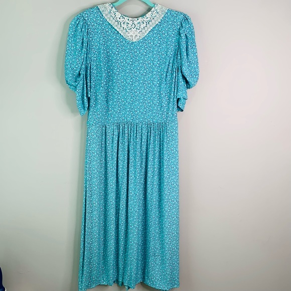 jane schaffhausen Dresses & Skirts - Vintage Cottage Core Floral Midi Dress Size 14